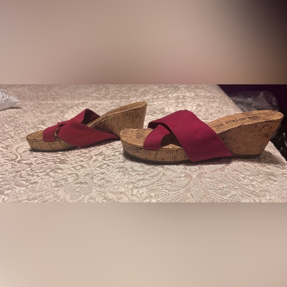 Magenta Wedges - Picture 4 of 7